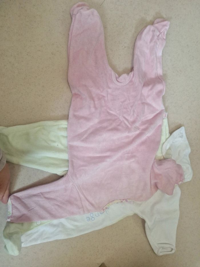 2 pyjamas tout doux 3 mois - photo numéro 3