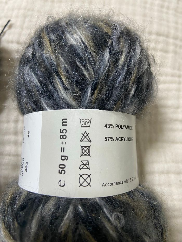 Lot de 3 pelotes de laines neuves - photo numéro 3