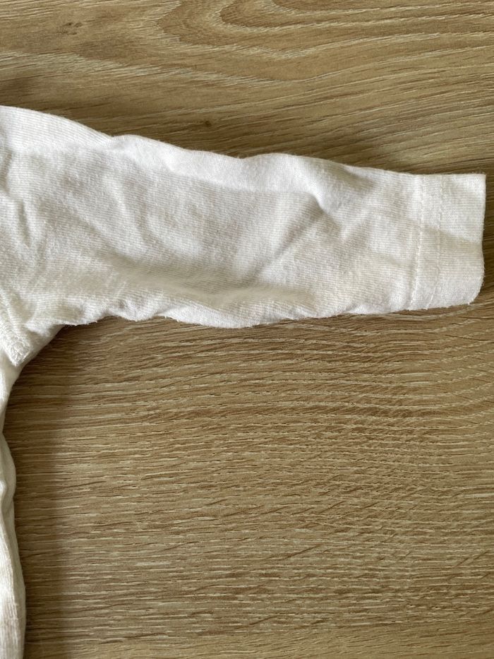 Bodies bébé 1 mois - photo numéro 5