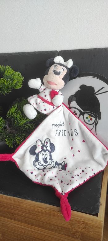 doudou mouchoir minnie perfect friends  chat blanc rose noir robe coeur nicotoy