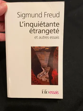 L’Inquiétante étrangeté de Sigmund Freud