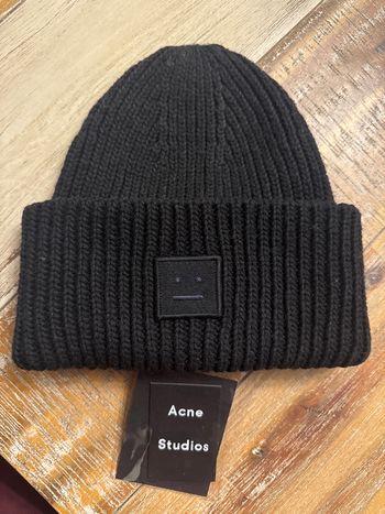 Bonnet acne studios noir neuf 