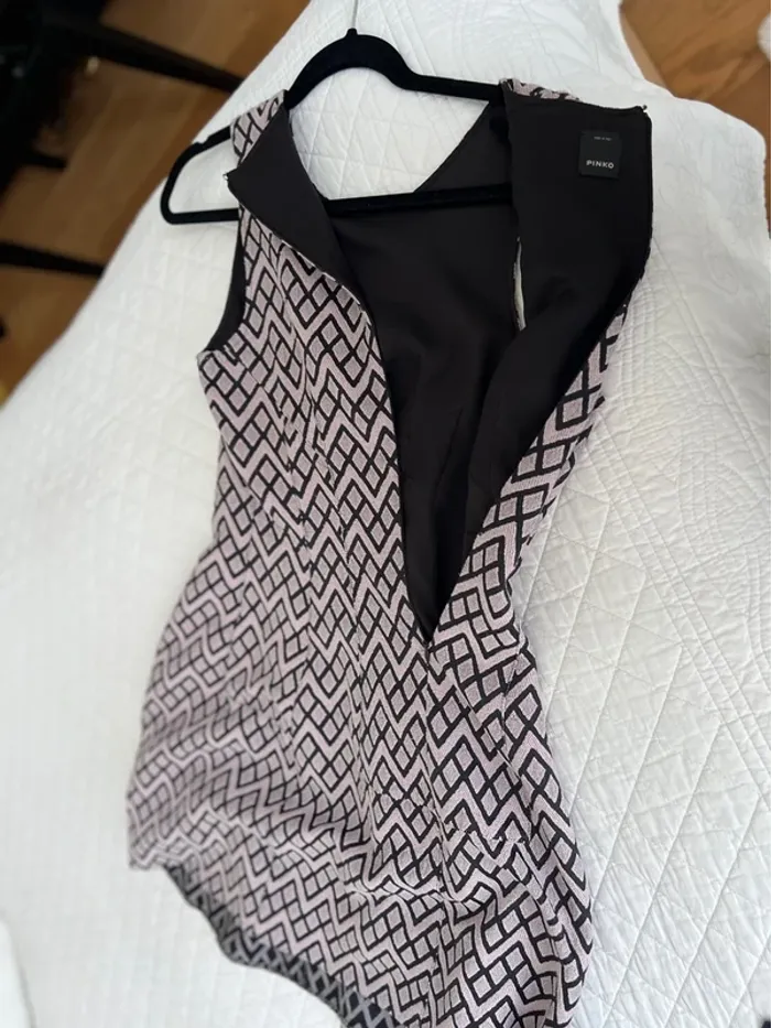 Robe Pinko taille 40 rose noir - photo numéro 4