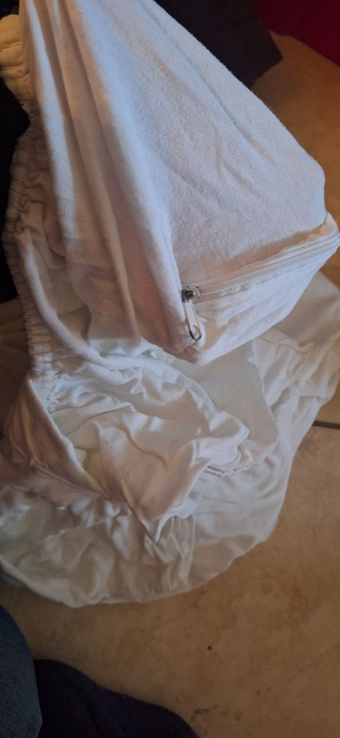 Lot 2 drap housse blanc avec couverture tissus accroché  matelas - photo numéro 4