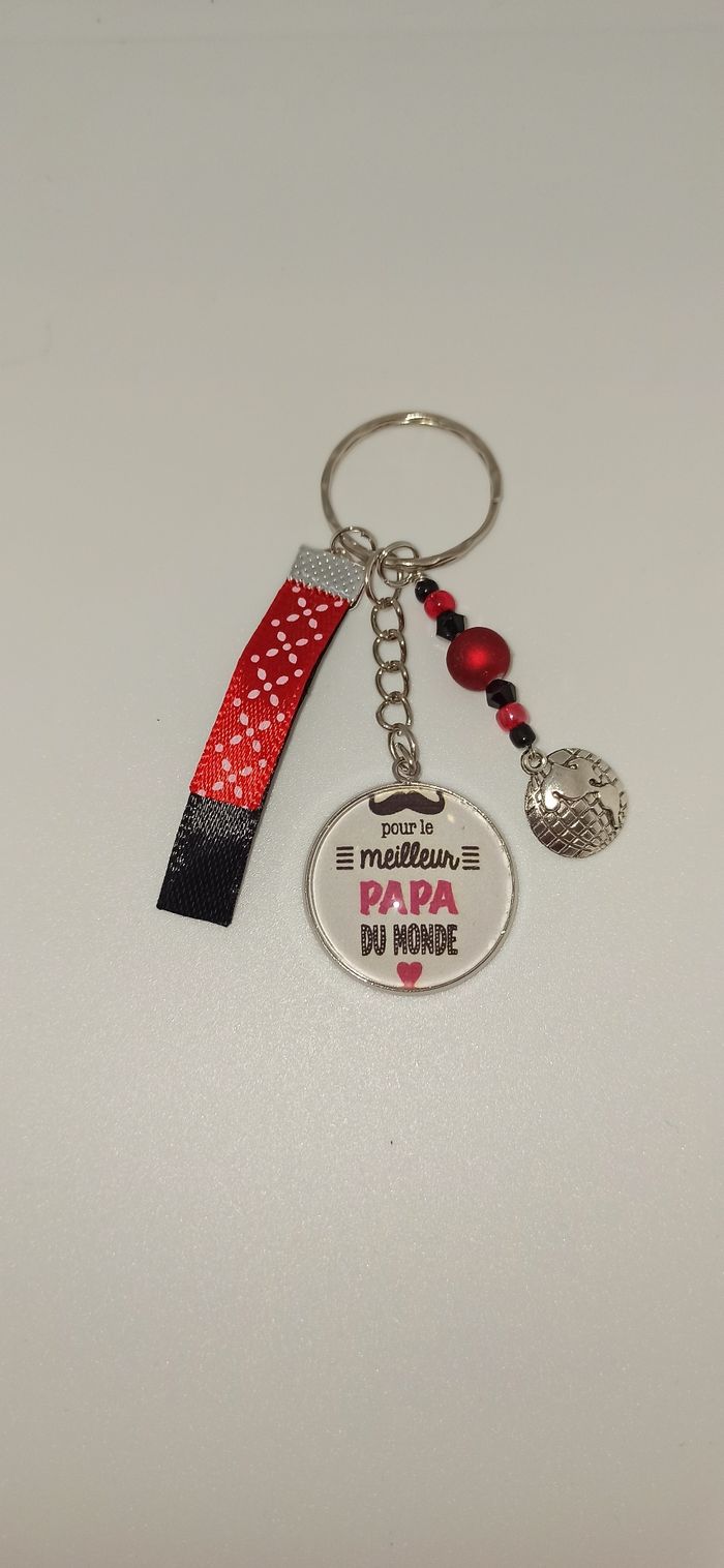 Cadeau papa, porte clé message " Meilleur papa du monde "