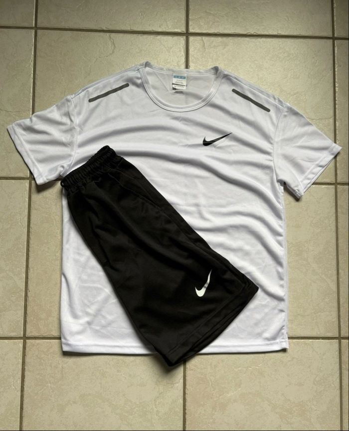 Ensemble Nike - photo numéro 1
