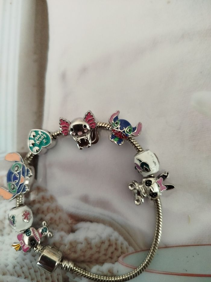 Bracelet neuf 19 cm stitch Disney avec 8 charm - photo numéro 2
