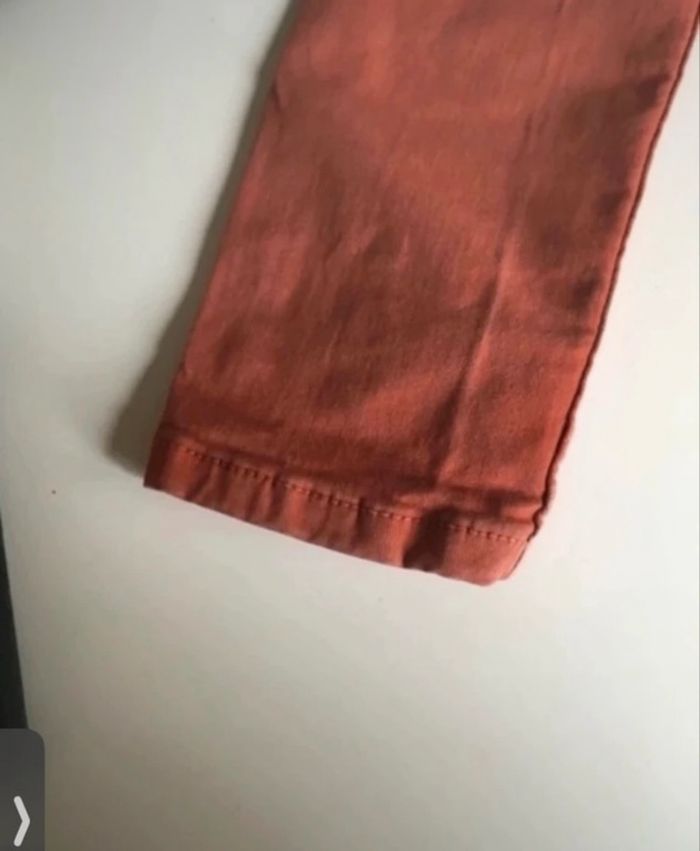 Jean skinny pour garçon BON ÉTAT taille 7 ans couleur rouille - photo numéro 7