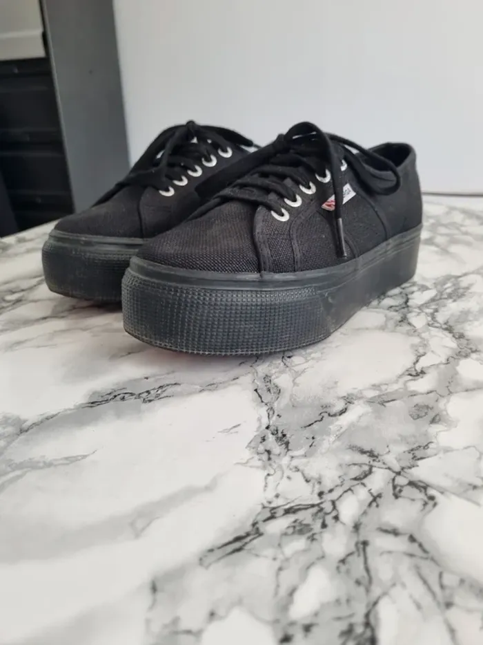 Basket Superga a plate-forme noir - photo numéro 19