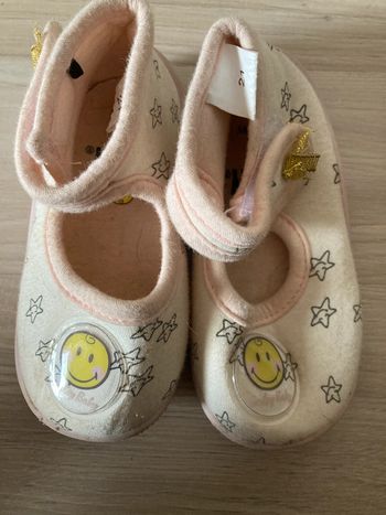 Chaussons fille taille 21 – Très bon état, peu portés, ultra mignons !