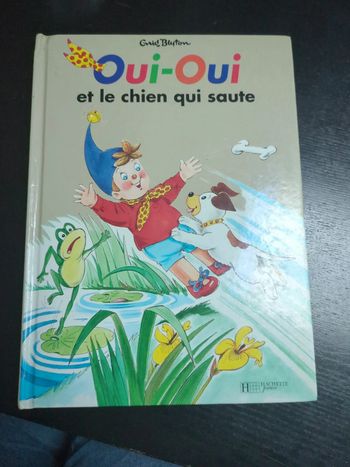 Livre oui oui et le chien qui saute