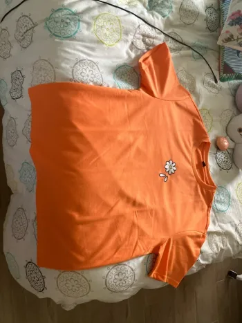 T shirt orange
