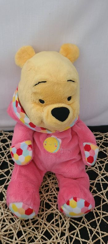 doudou winnie l'ourson en grenouillere disney - peluche winnie pyjama rose