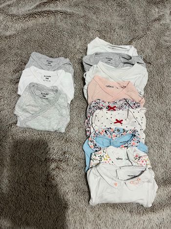 Lot bodies naissance 1 mois