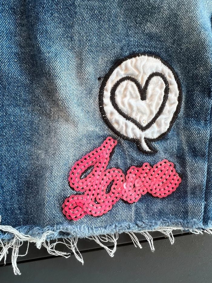 Short jeans patch pailleté strass - photo numéro 4