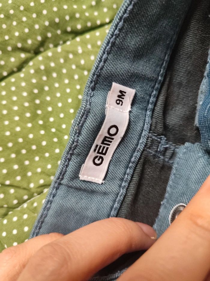 2 pantalons Gémo 9 mois - photo numéro 3