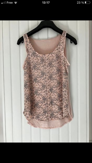 Debardeur rose clair à motifs