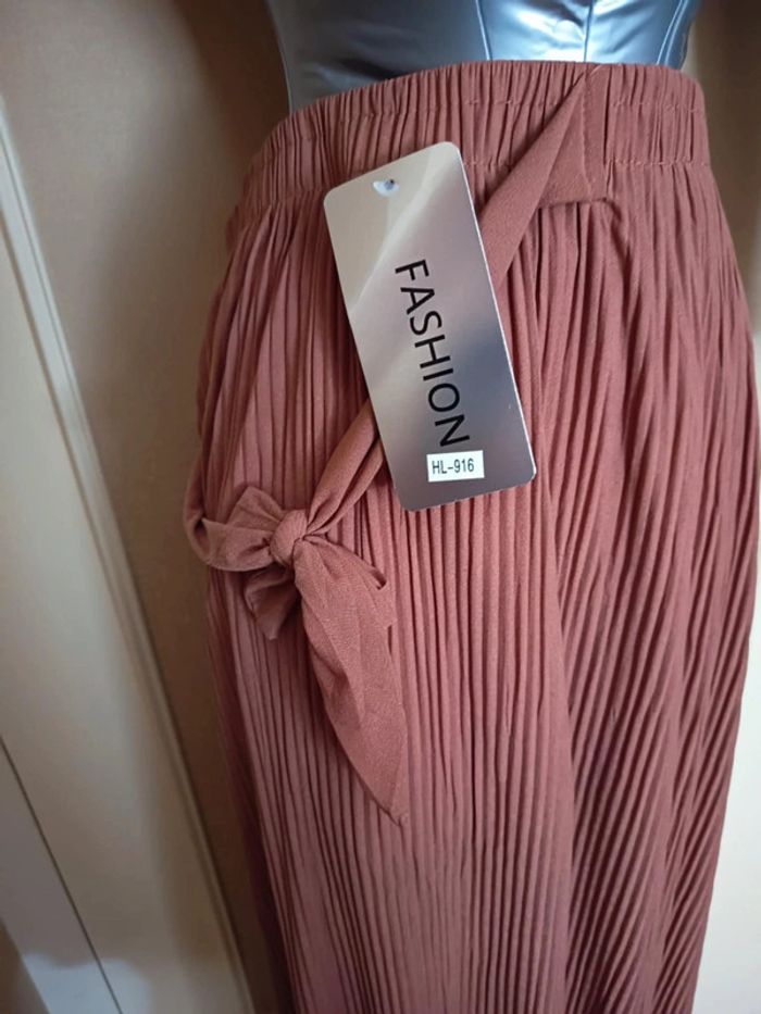 Jupe longue. Marque fashion. (A29) - photo numéro 3