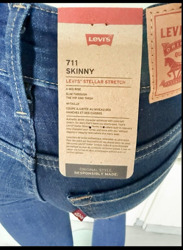 Jean Levi’s 711 Skinny femme – Taille 26/32 – bleu foncé – Neuf avec étiquette - photo numéro 7