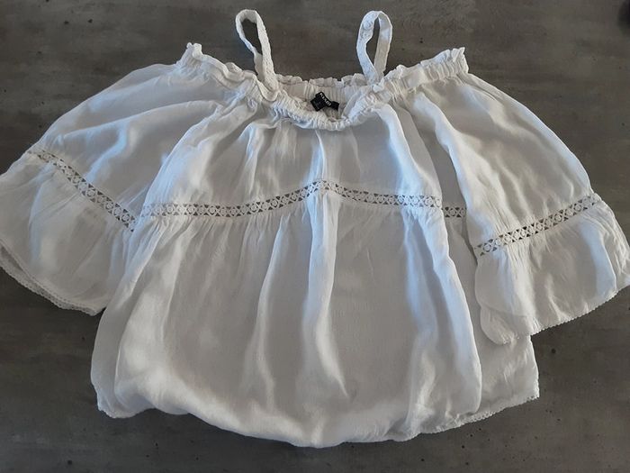 Lot 2 blouses avec dentelle - photo numéro 2