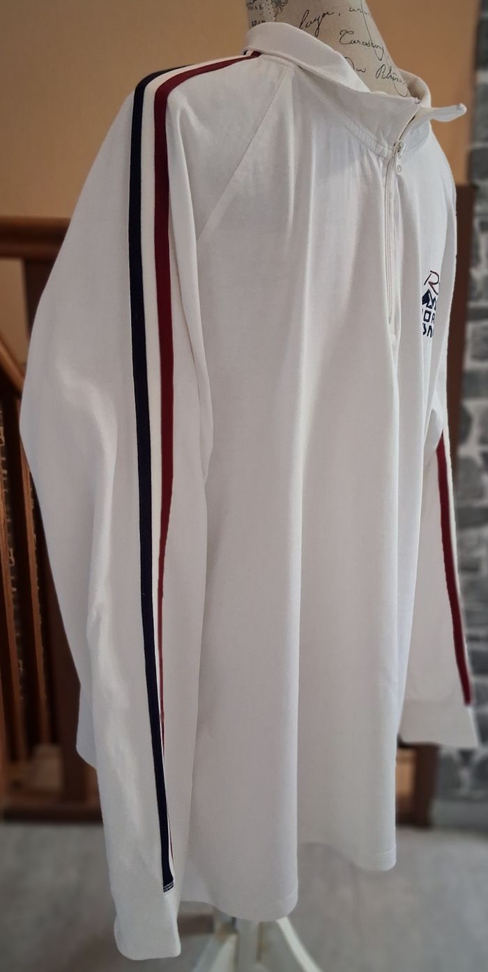 Polo blanc à manches longues avec le col zippé - photo numéro 3