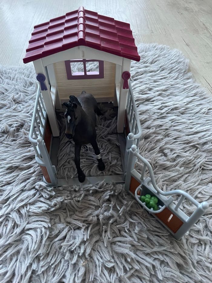 Box avec cheval Schleich