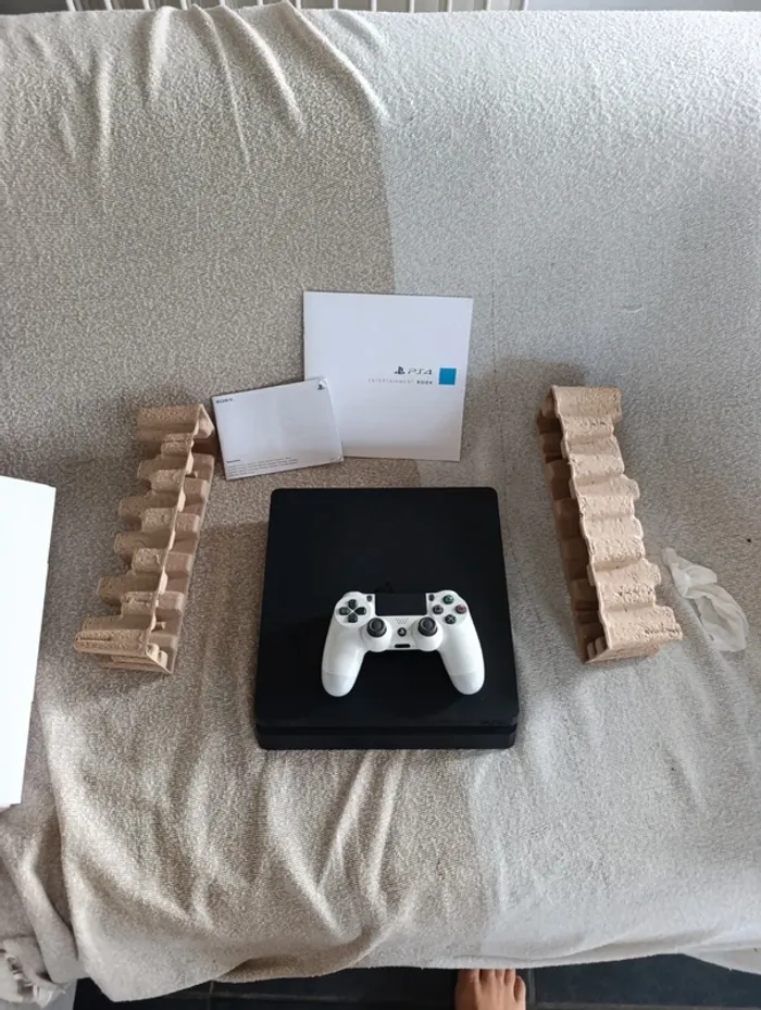 PS4 slim édition FIFA 19 - photo numéro 3