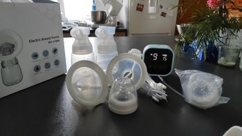 Tire-lait électrique + sachet de conservation