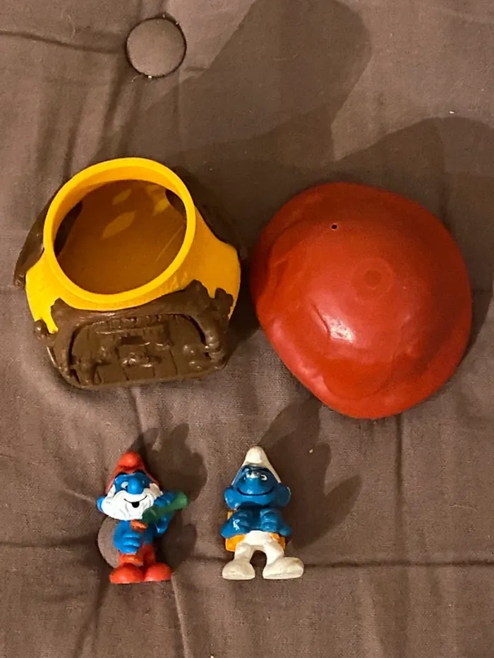 Maison schtroumpf + 2 figurines Schleich - photo numéro 2