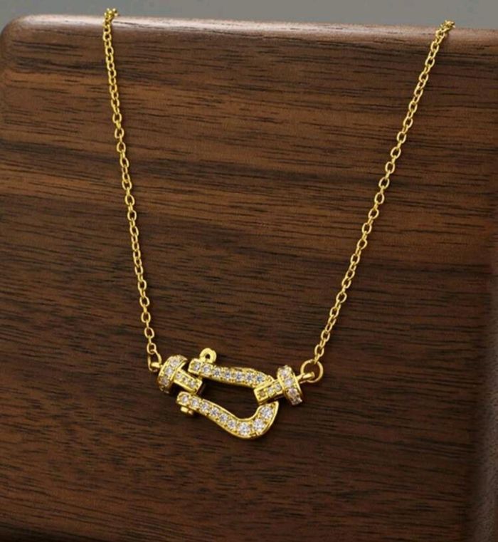 Collier moderne