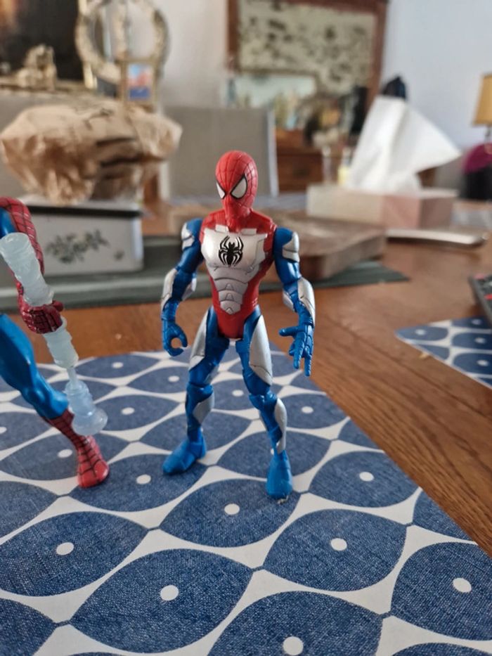 Lot de 5 figurines Avengers spiderman et autres - photo numéro 6