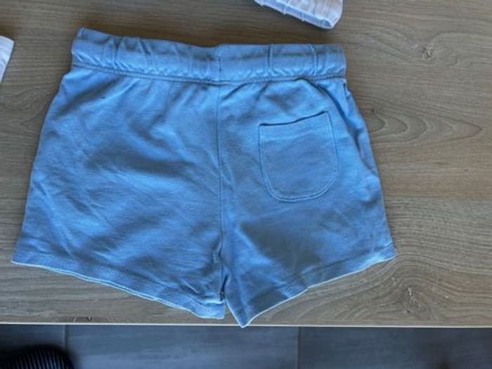 Lot de 4 shorts garçon en 18 mois - photo numéro 2