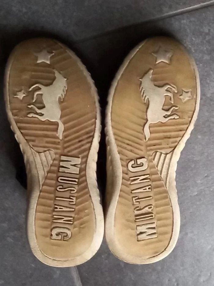 Baskets basses en bon état - photo numéro 4