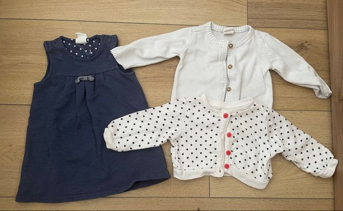 Lot bébé fille 1 mois Vertbaudet - photo numéro 2