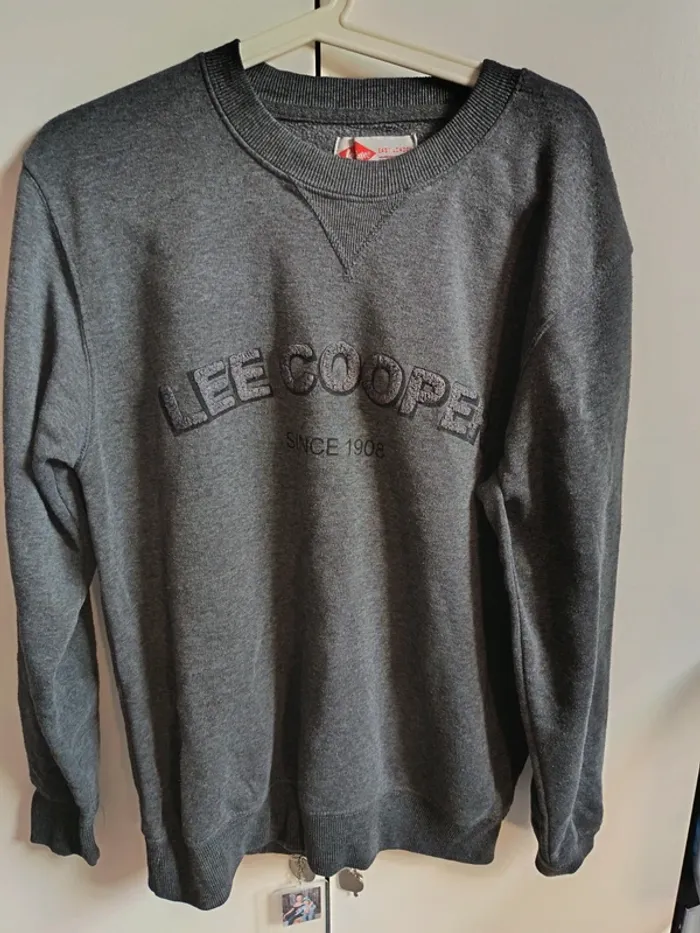 Pull Lee Cooper