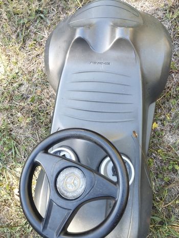 Voiture pousseur mercrdes