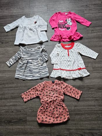 Lot de 5 robes manches longues taille 6 mois