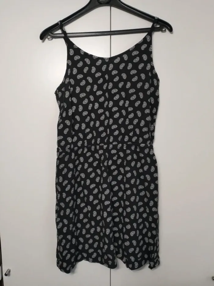 Robe courte à bretelles
