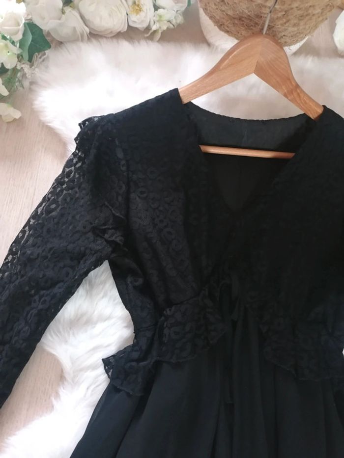 Jolie robe dentelle taille 34 - photo numéro 2