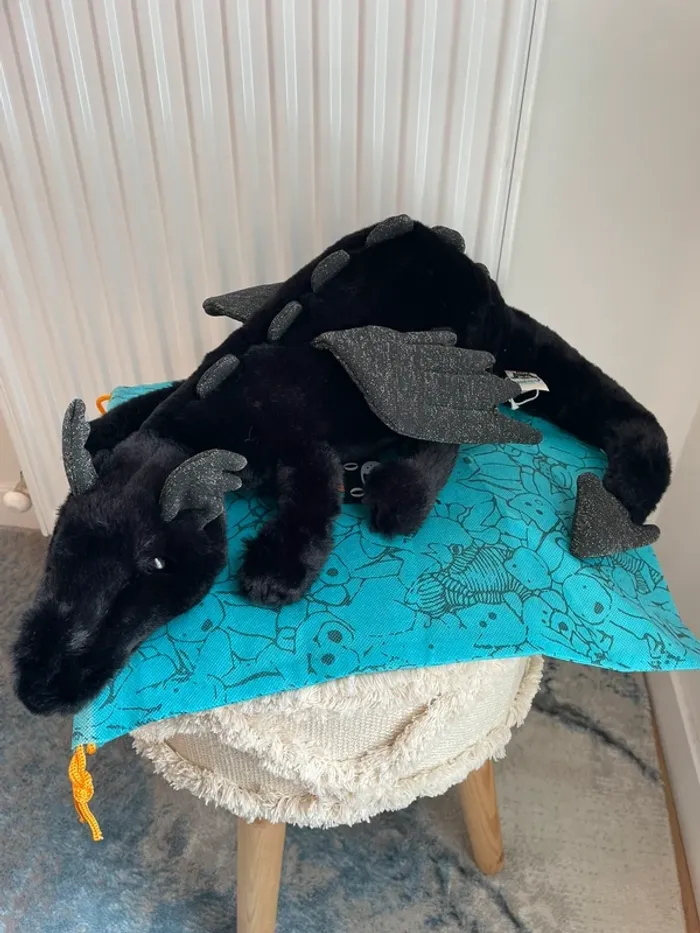 Peluche Jellycat Onyx Dragon Large 🐉🖤 - photo numéro 4