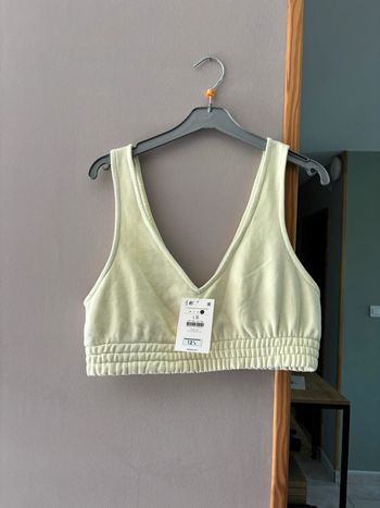 Crop top brassière jaune décolleté V avant et arrière