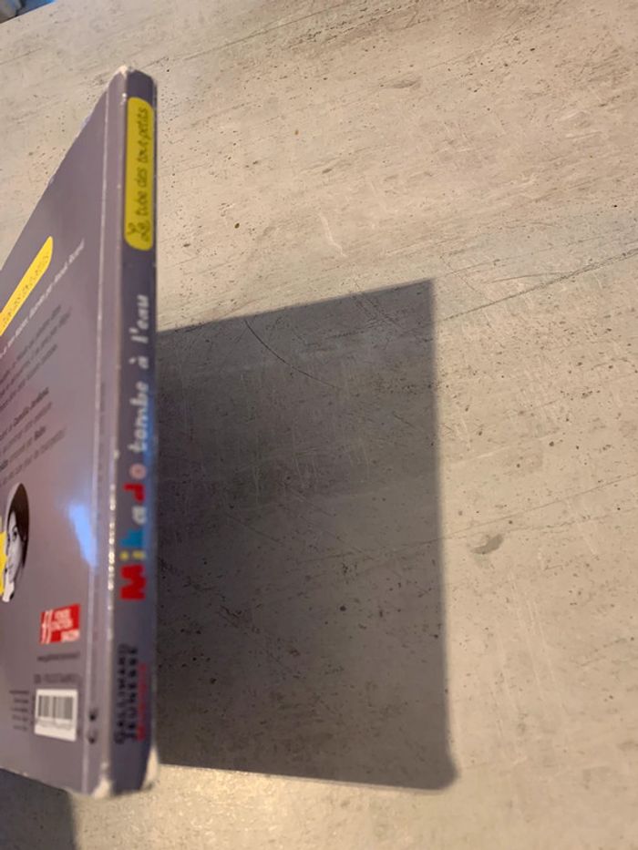 Livre mikado tombe à l’eau - photo numéro 3