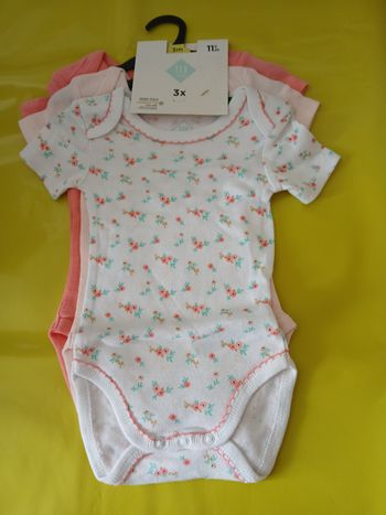lot 3 bodies fille manches courtes tex baby 60 cm 3 mois 