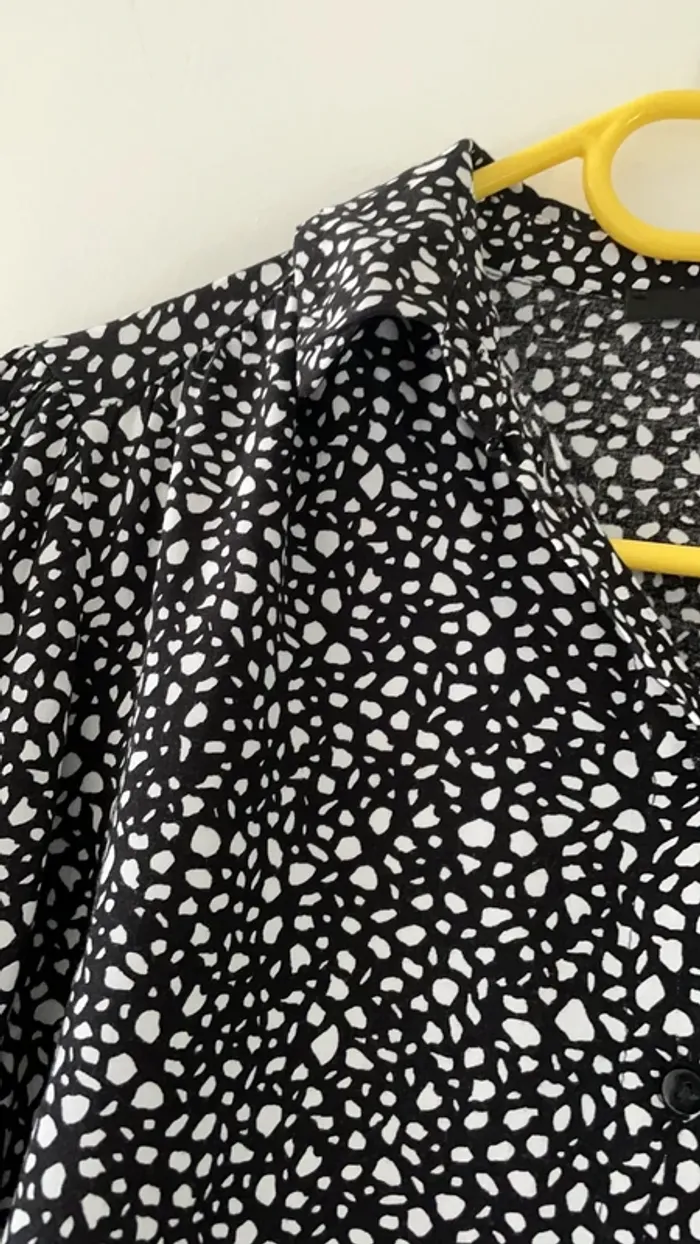 Chemise noir - photo numéro 2