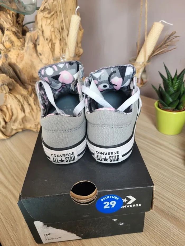 Converse pointure 29 neuves. - photo numéro 3