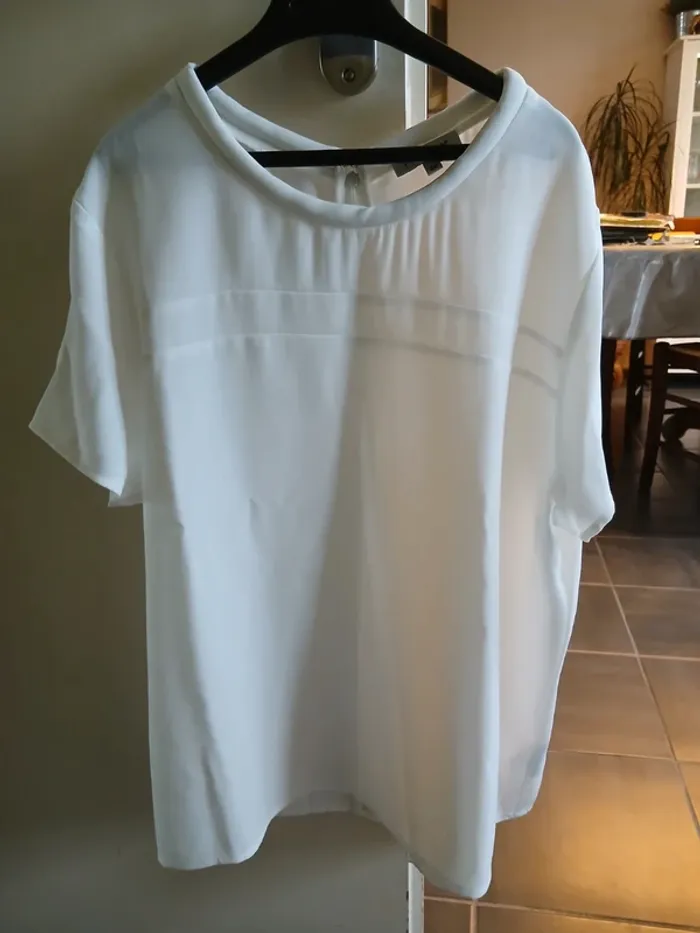 AccueilFemmesVêtementsHauts et t-shirtsBlouses manches courtesNaf Naf Blouses manches courtes Dressi