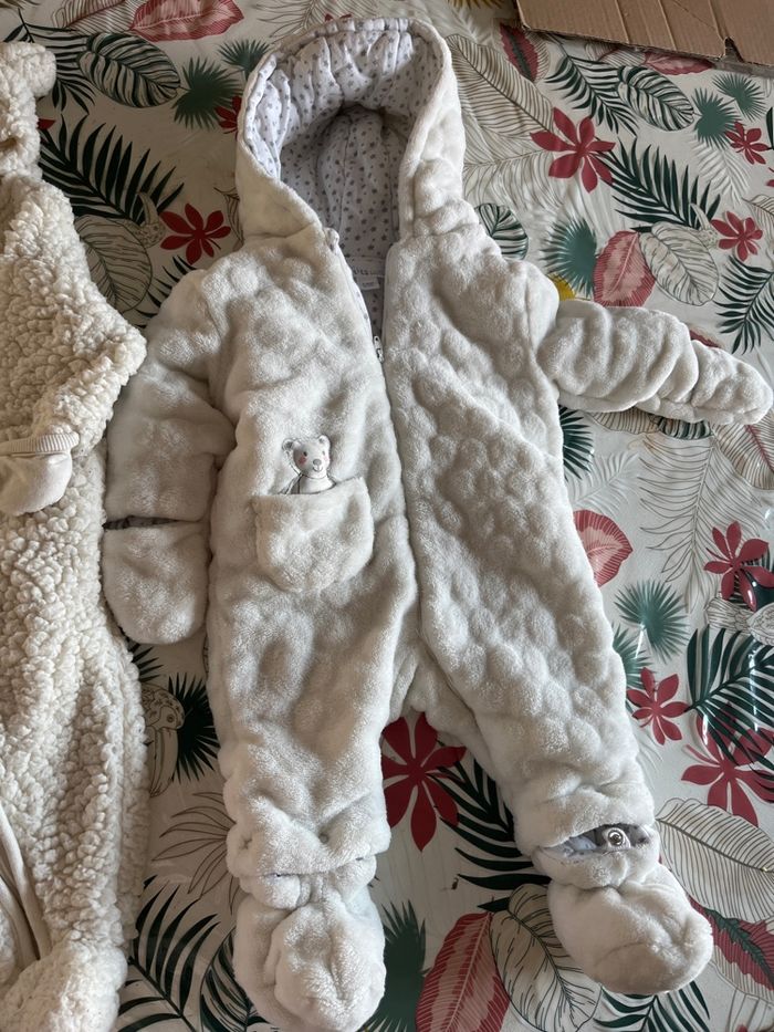Lot de 2 combinaisons chaudes taille 3 mois - photo numéro 3