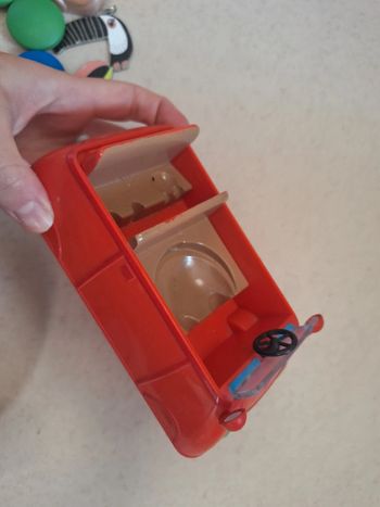 Voiture rouge de peppa pig