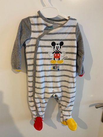 Pyjama bébé très bon état Mickey Disney baby 6mois