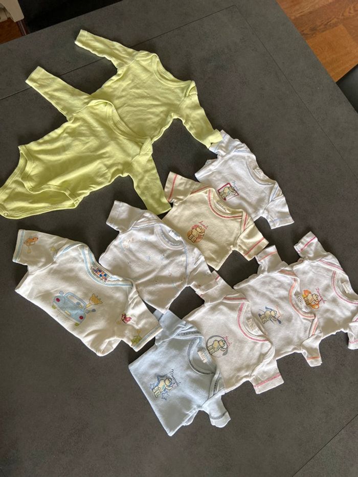 Lot de 10 bodies 3 mois